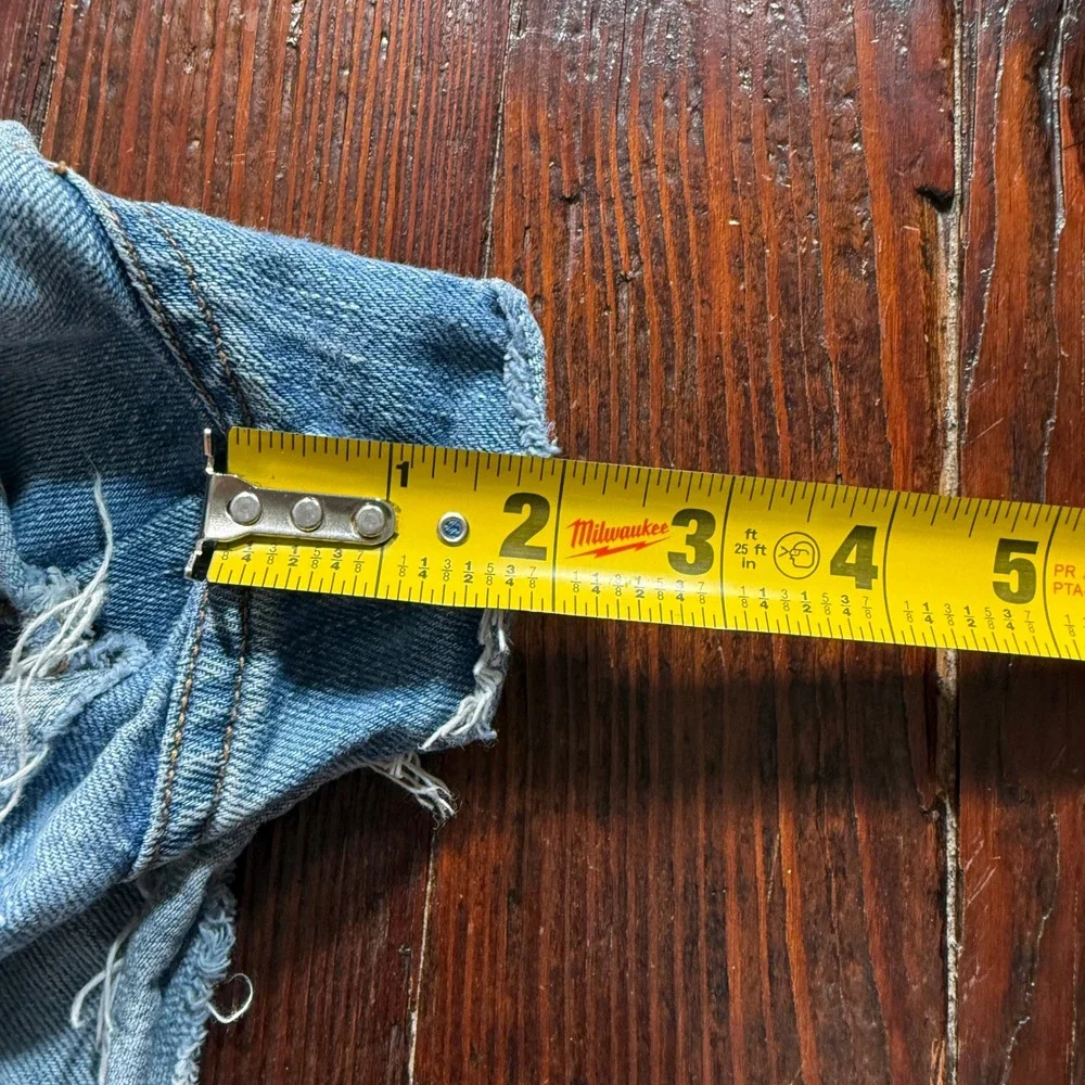 American Eagle Denim Shorts Women 6 Light Blue Distressed Raw Hem Low Rise 2647